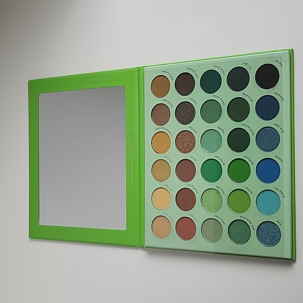 Kara Duo from Miami to Bahamas eye shadow palette. New